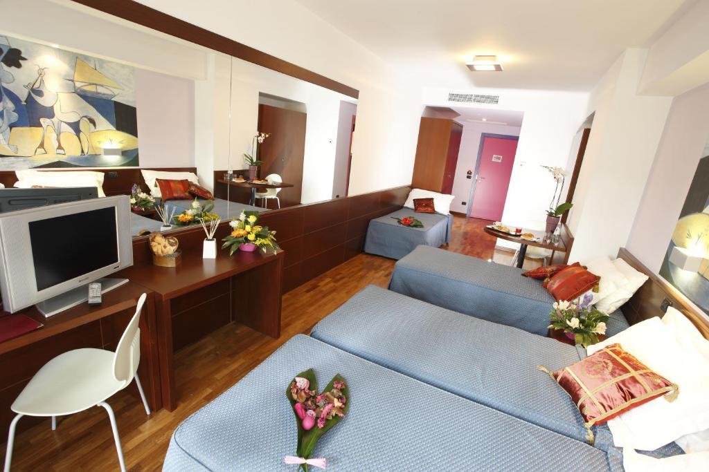 Hotel Il Monte Серравалле Номер фото